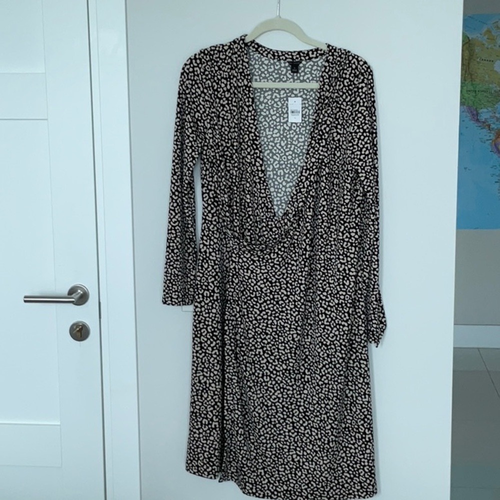 NWT Ann Taylor wrap dress size 10